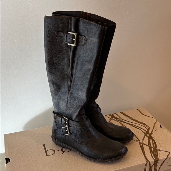 b.o.c. Shoes - b.o.c. Women's Dark Brown to  the Knee Boots